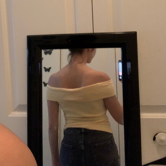 Criss cross off the shoulder top - Picture 2 of 3